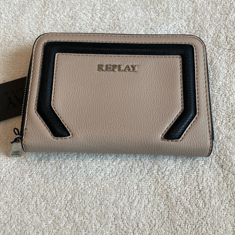 Replay dark‎ cream  Plain Womens Wallet with Zip Fastening new 6”x4.5”